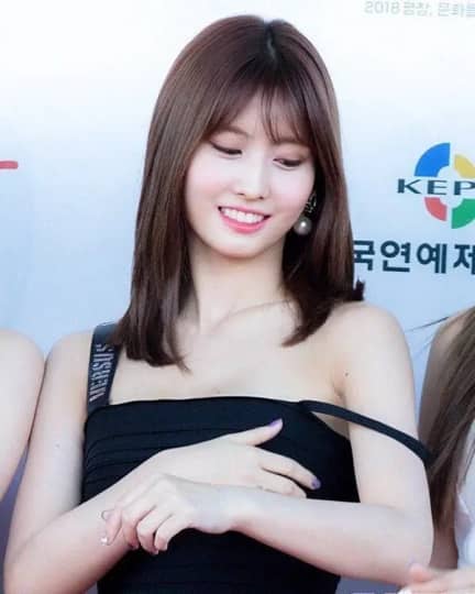 TWICE Momo(モモ) エロ