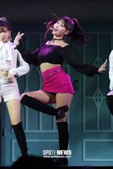 TWICE Momo(モモ) エロ