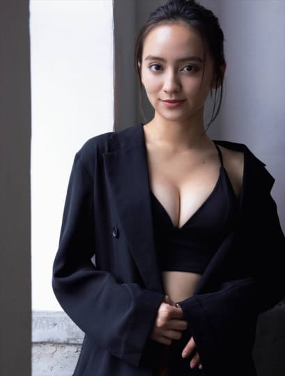 岡田結実のエロいおっぱい(巨乳)画像