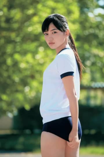 ブルマ姿の川口春奈