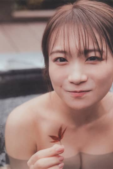 秋元真夏 おっぱい