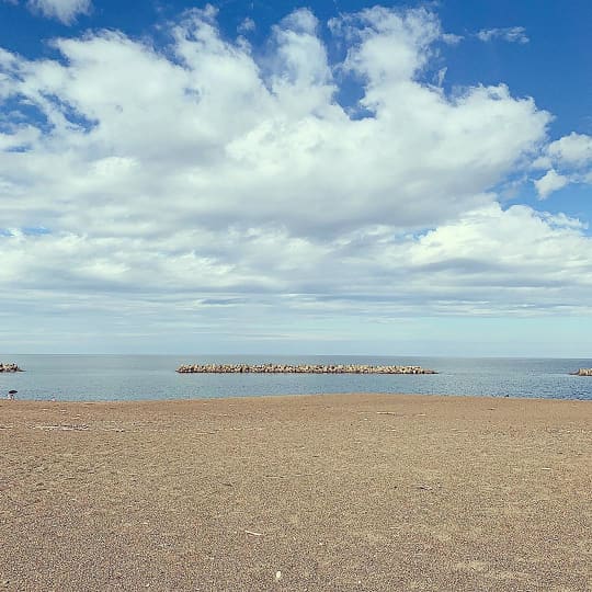 鵜の浜海水浴場の砂浜