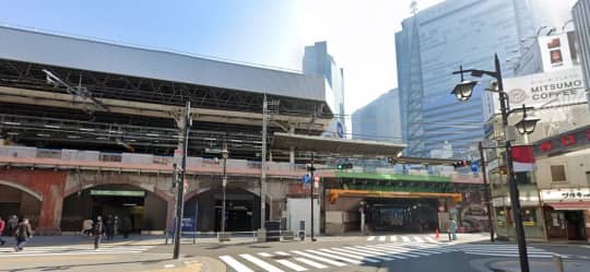 新橋駅　烏森口