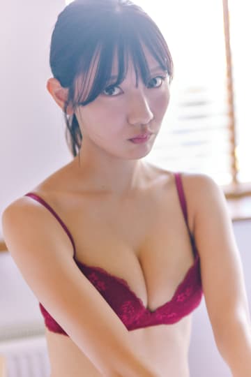 河田陽菜 おっぱい