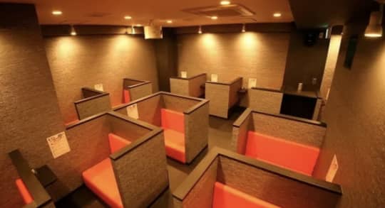 びじん館 本店の店内