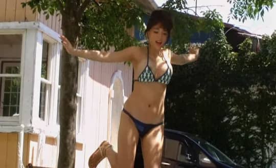 篠崎愛 おっぱい