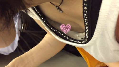女性