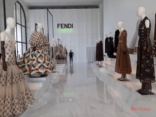 イタリア　fendi