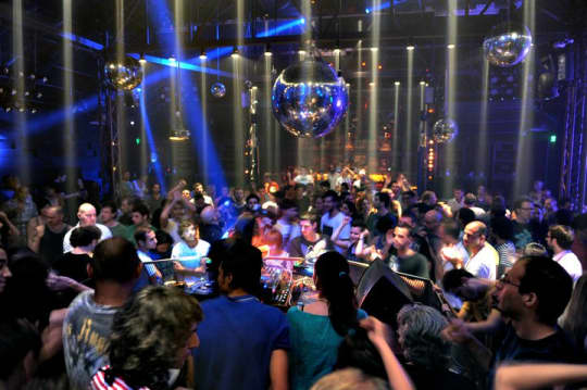 ハバナ市内のクラブにて