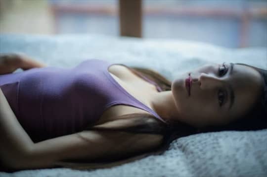 岡田結実のエロい乳首に視線が集中