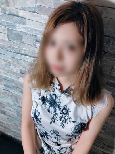 https://ginpara3p.com/lady_detail.php?lady_num=69103