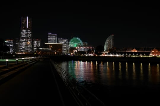 夜の関内