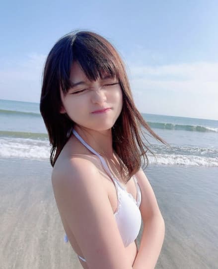 景井ひなのエロいおっぱい(巨乳？)画像