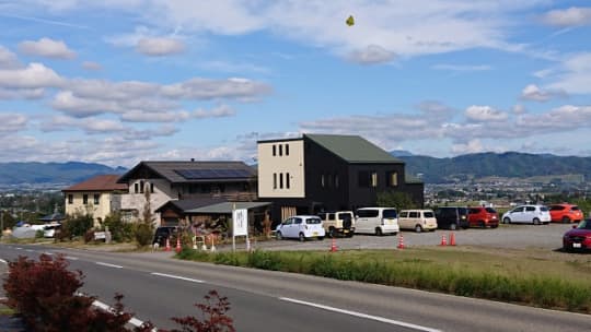 安曇野アートヒルズミュージアム前からの田園風景