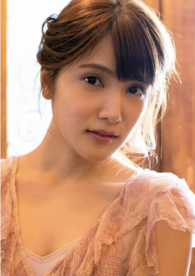 入山杏奈 おっぱい