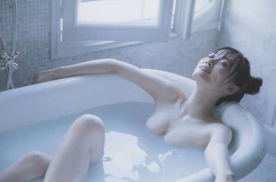 山下美月　おっぱい