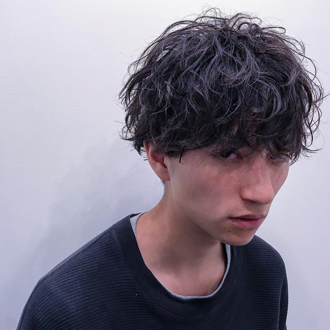 メンズスパイラルパーマのヘアカタログトレンドのオシャレヘアはこれ