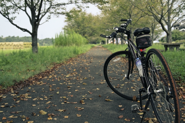 クロスバイクは黒 赤 おしゃれでおすすめの人気メーカーを紹介