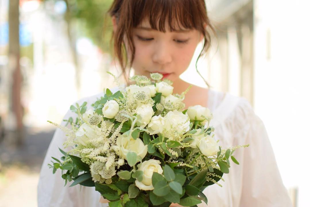 ブーケ ドライフラワーの簡単な作り方 結婚式などの花束のおしゃれな飾り方も