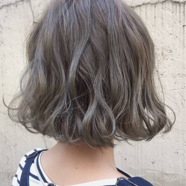 グレージュヘアカラーおすすめスタイル 18 透明感溢れる大人っぽいモテカラー