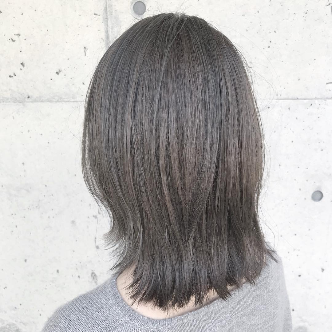 グレージュの市販ヘアカラーおすすめ7選！セルフでも簡単！綺麗に染めるコツは？