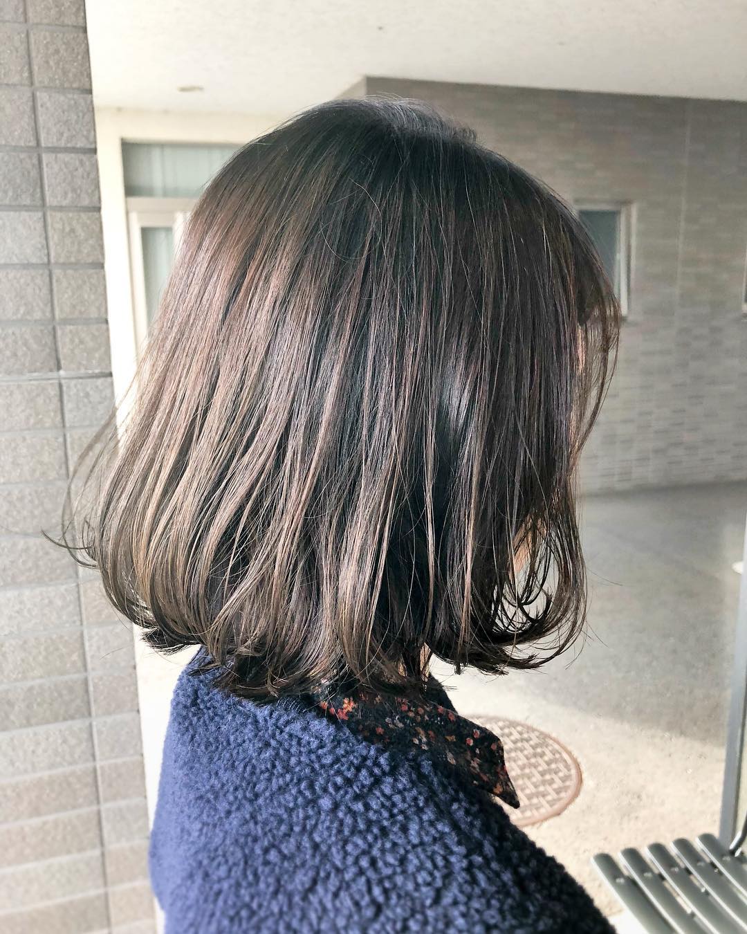 グレージュの市販ヘアカラーおすすめ7選！セルフでも簡単！綺麗に染めるコツは？