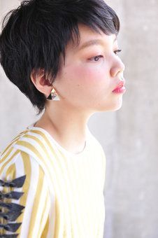 黒髪ベリーショートのヘアスタイル 18 夏はクールで涼し気に