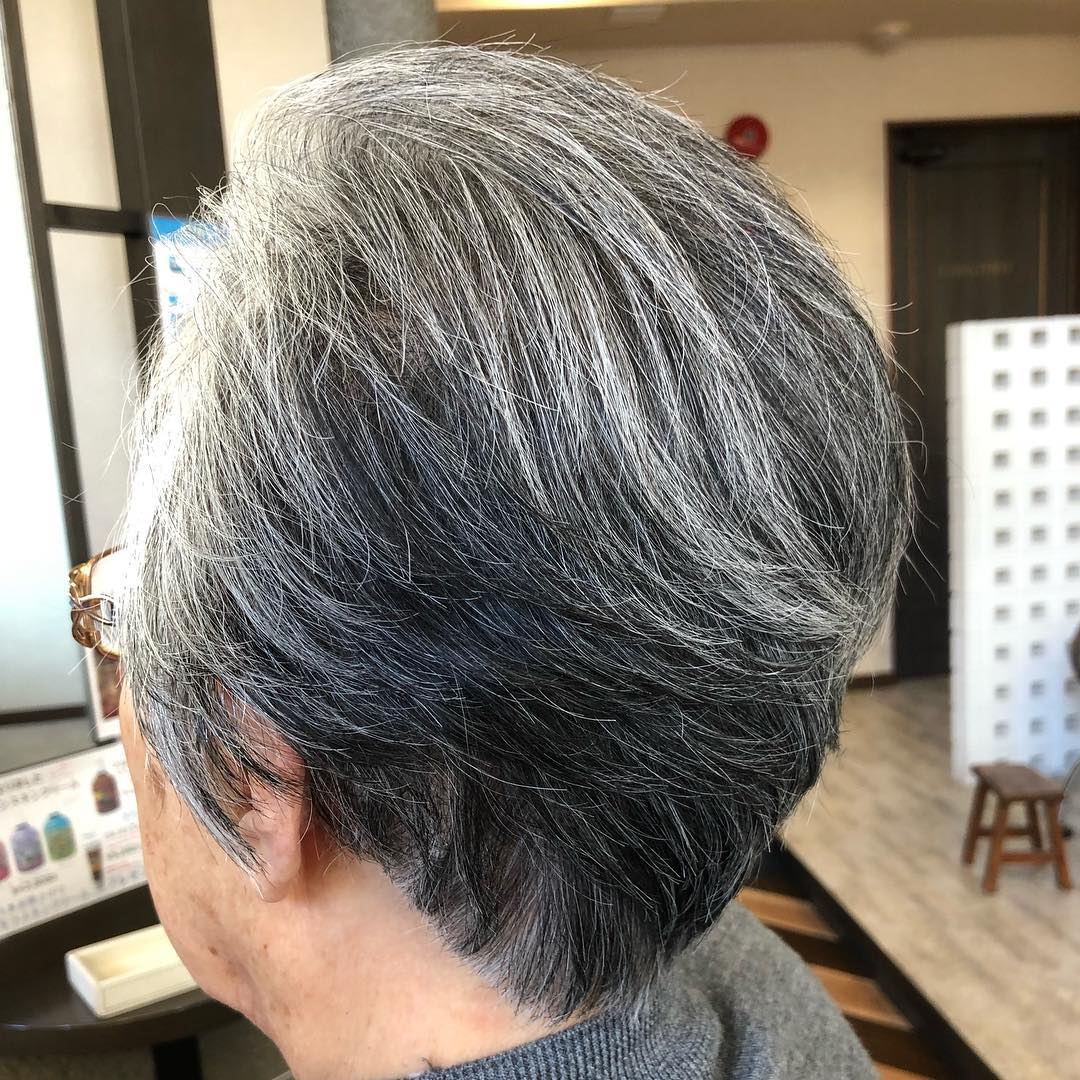 白髪染めでグレーヘアに染めるのが流行り おすすめの市販品紹介