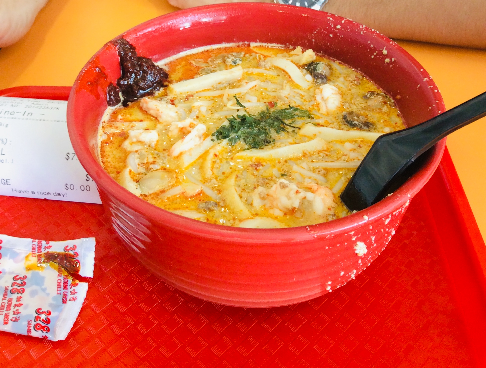 シンガポール Queensway Shopping Center 328 Katong Laksa