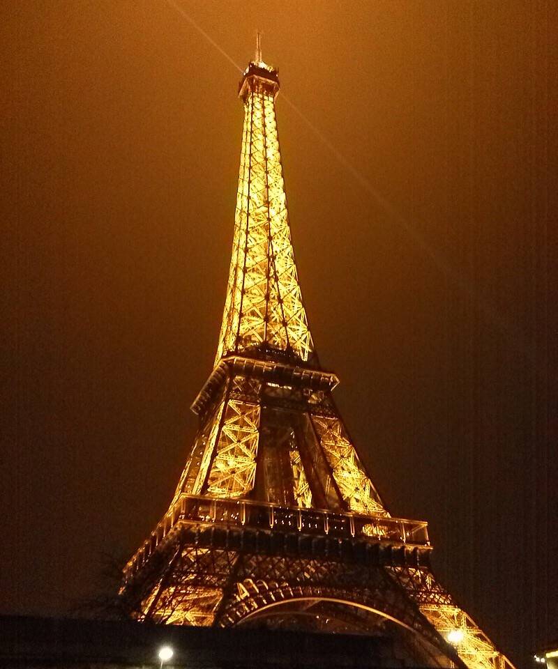 フランス ライトアップされたエッフェル塔