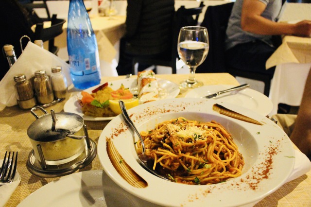 サントリーニ島 ギリシャ料理レストラン「Apsithia」