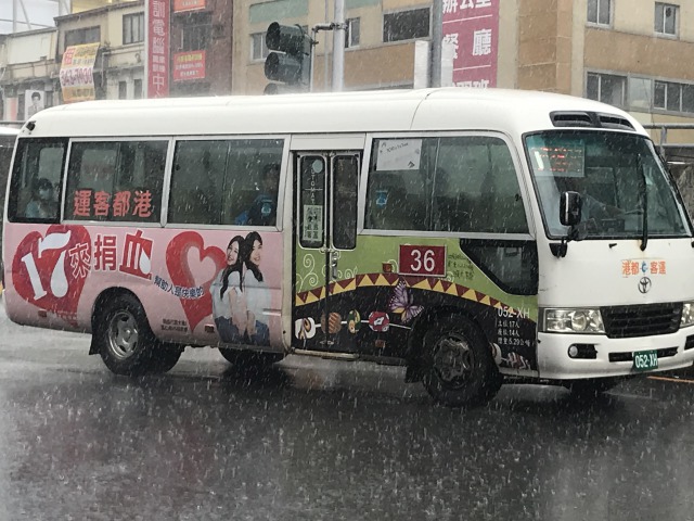 台湾のバス(マイクロバス)