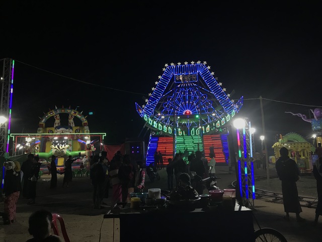 バガンアーナンダー寺院の祭り