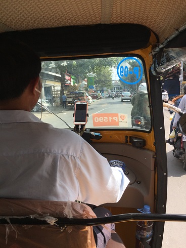 TUKTUK乗車中も気を抜かずに!
