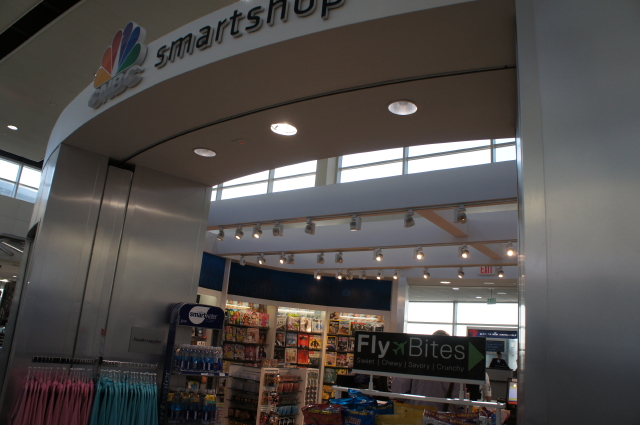 デトロイト空港ショッピング