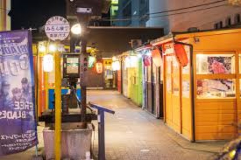 八戸屋台村みろく横丁