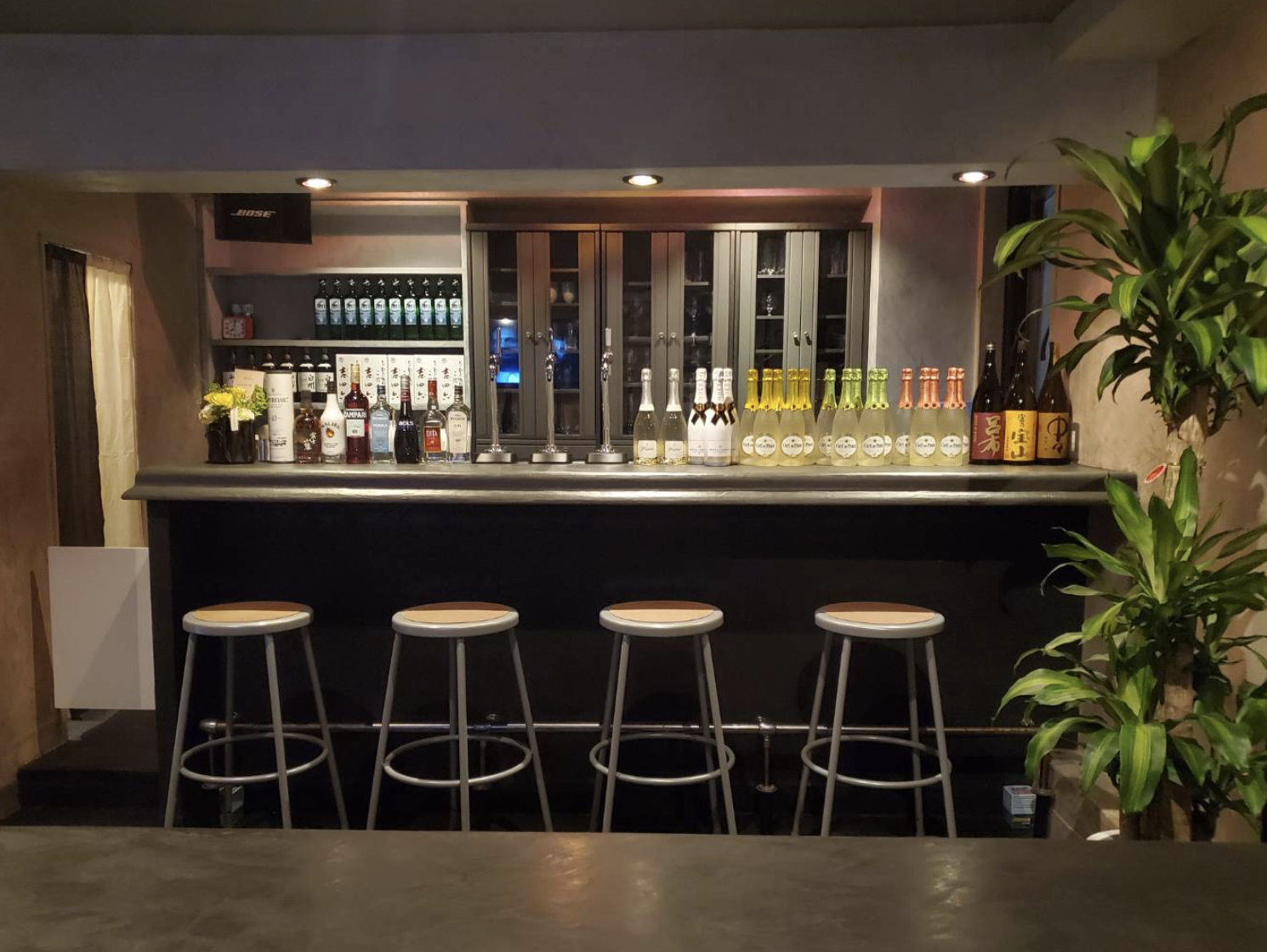LoungeBar M2
