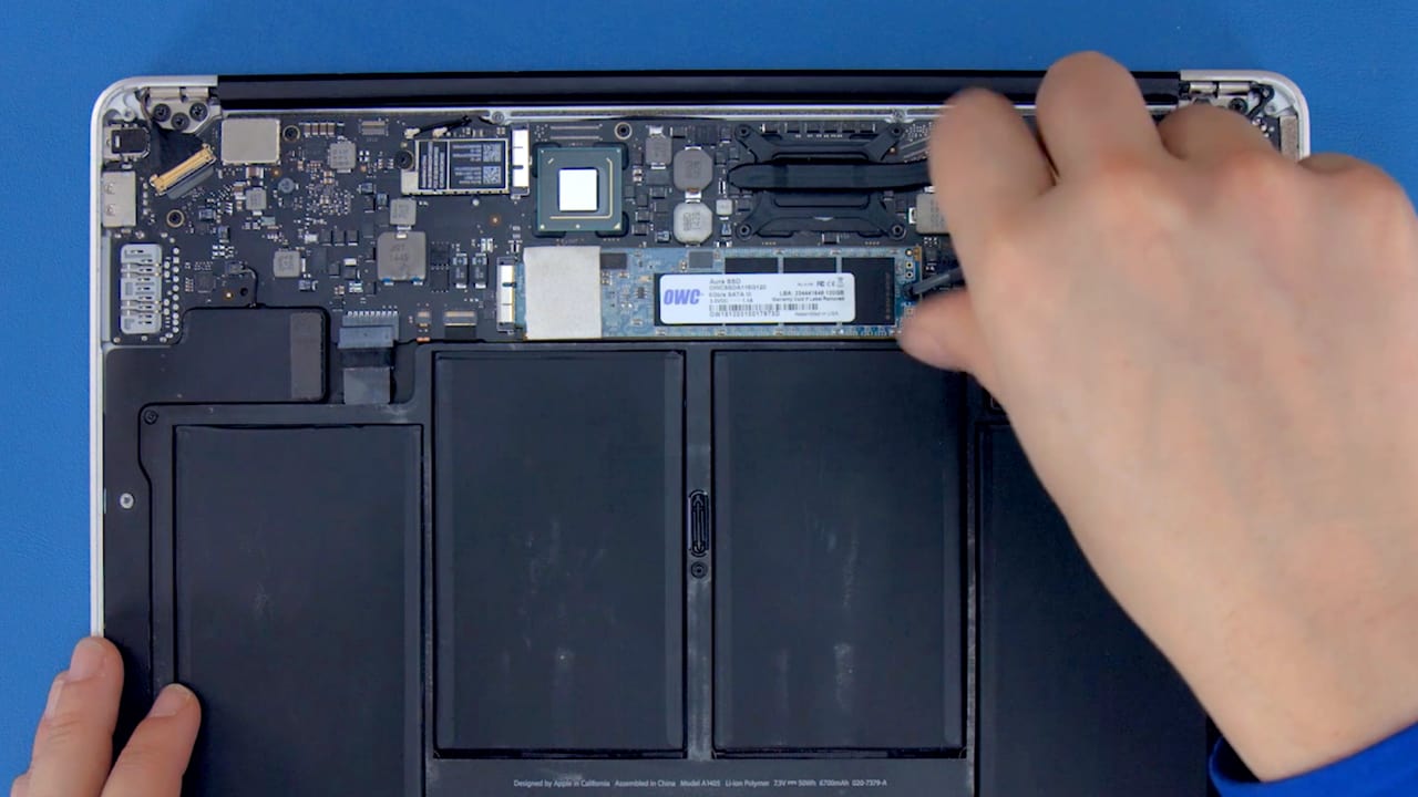 MacBook Air 11" & 13" (2010 - 2011) SSD instll video