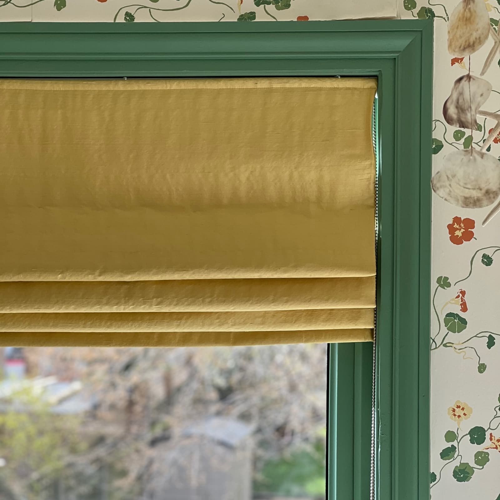 black made to measure metal pole