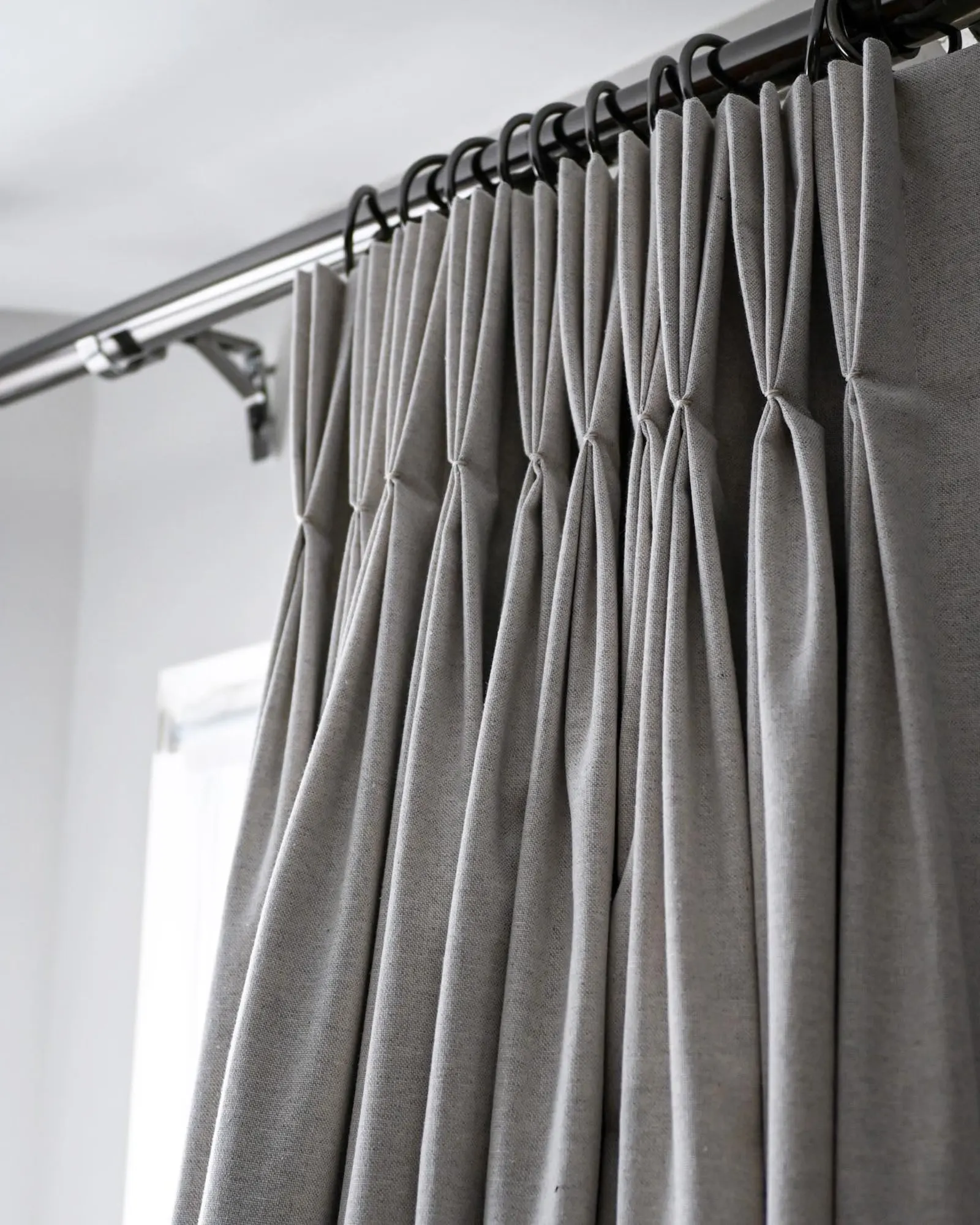 Curtain Heading Styles, Triple, Twin and Single Pleat headings