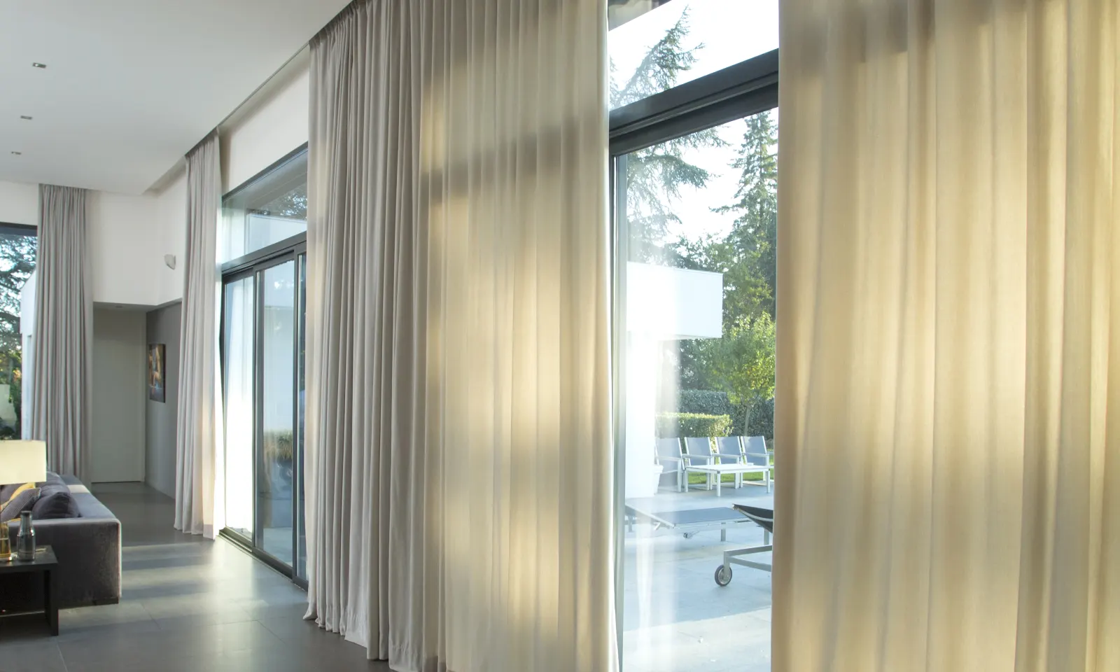 motorised living room curtains