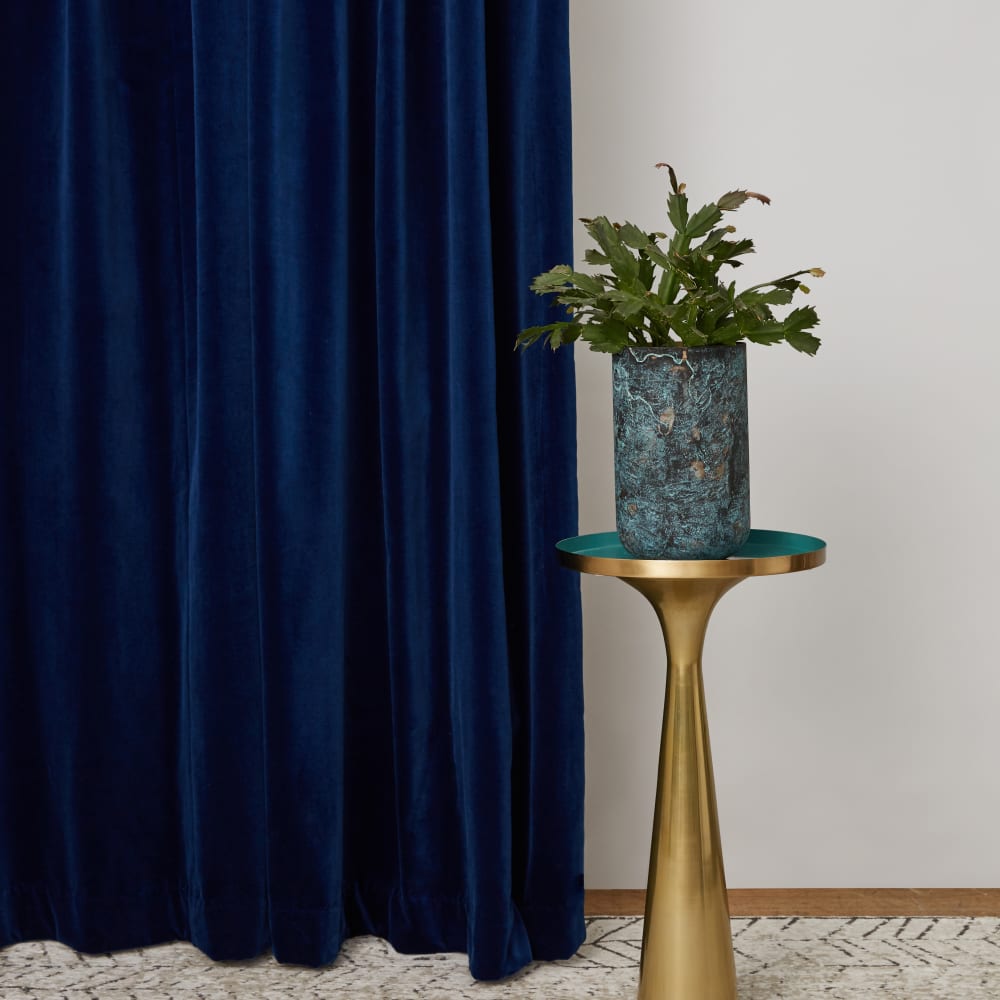 Lifestyle image for Sapphire.