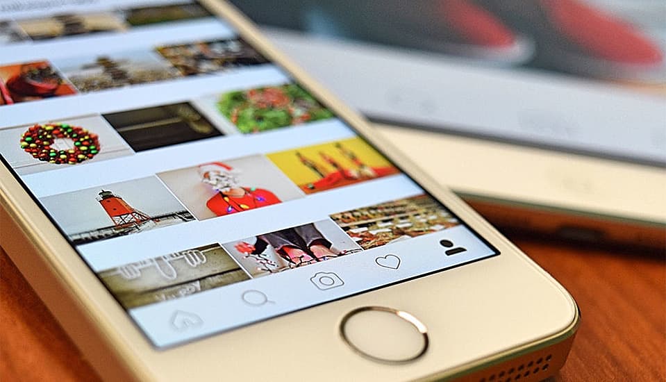 How to Choose who Comments on Your Instagram Page With The App's Latest Feature