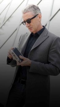 Billionaire Buzz: Who Tops the List of Real-Time Billionaires?