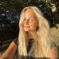 Thumbnail of Isabella S.