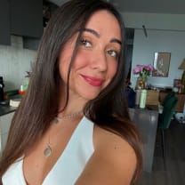 Thumbnail of laura E.