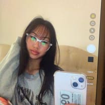 Thumbnail of Shannelle B.