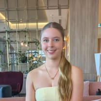 Thumbnail of Isabelle T.