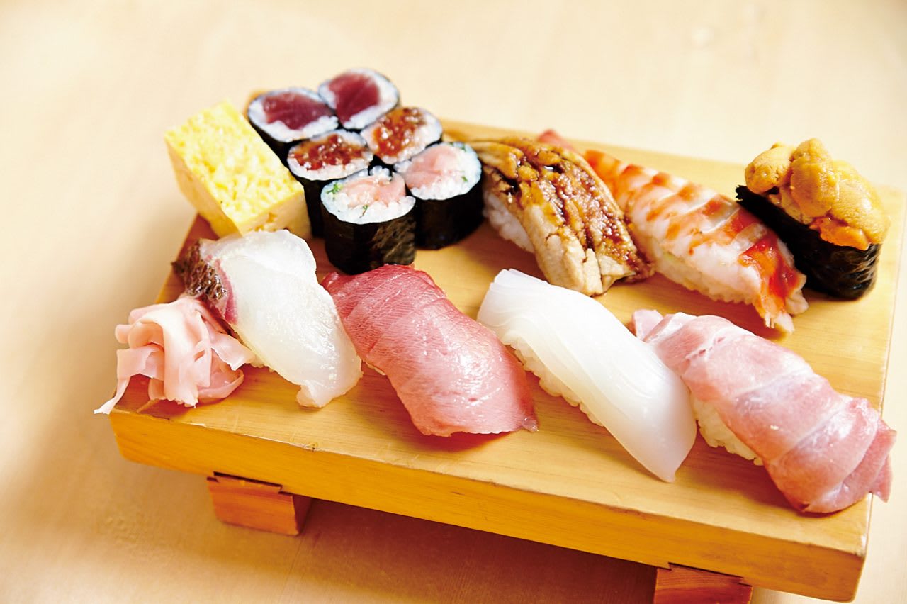 The Top 2 of Edomae Sushi in Tsukiji - The Absolute Confidence for Sushi Topping - Daiwa Shushi