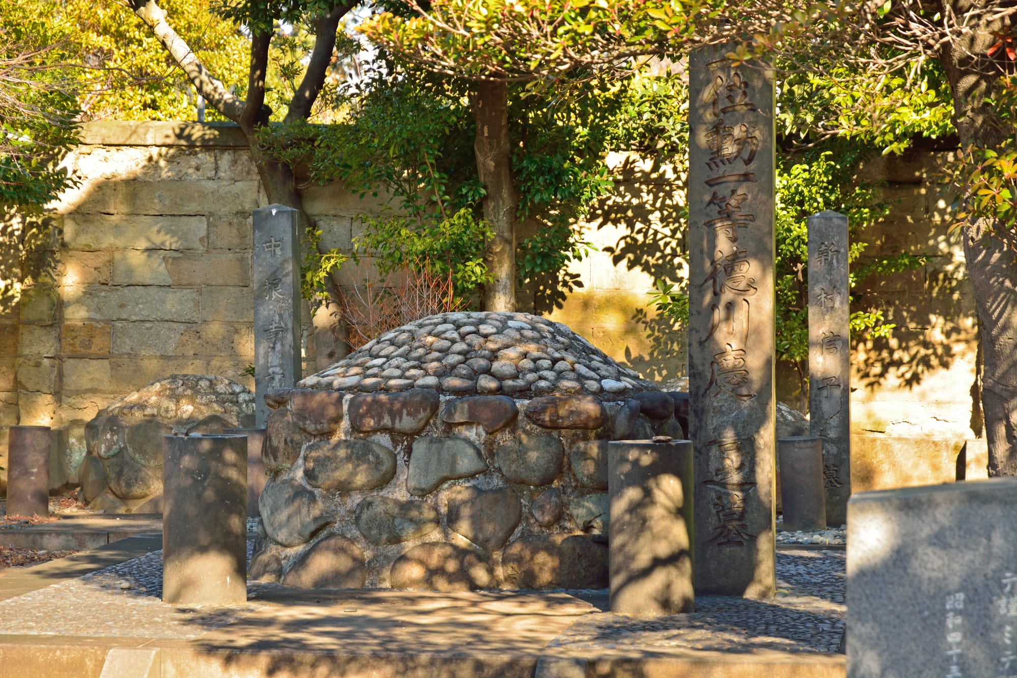 Yoshinobu Tokugawa and other Great People sleep in “Yanaka Cemetery”